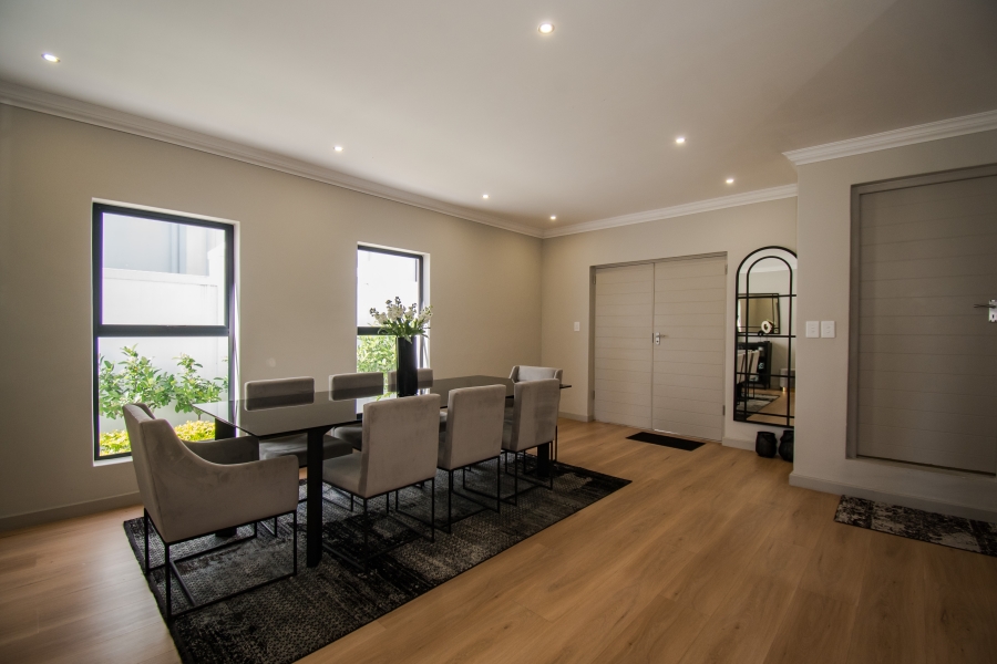 3 Bedroom Property for Sale in Helderberg Village Western Cape